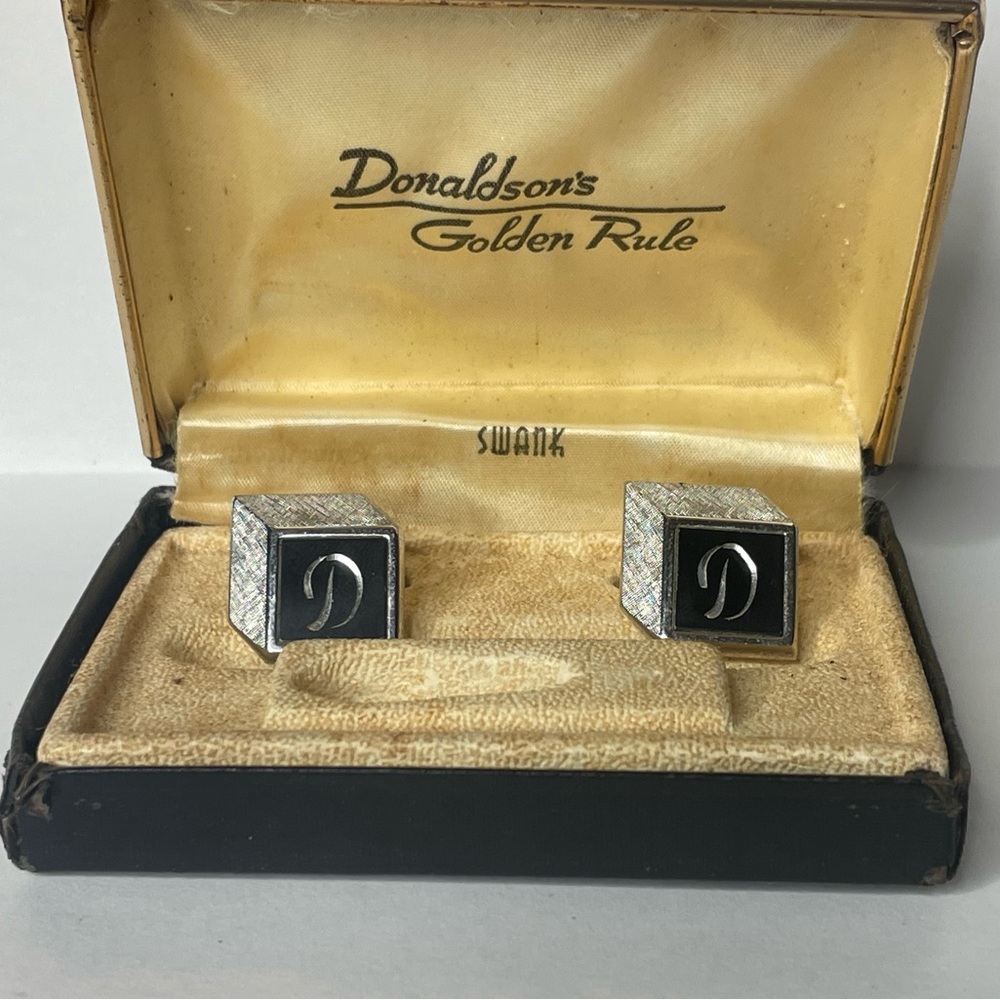 Swank Cuff links with “D” initial. Silver with black inlay - Picture 3 of 3